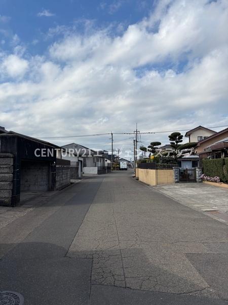 　前面道路含む現地写真　前面道路含む現地写真
