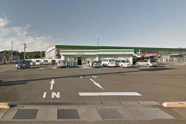 　ファミリーマート西都穂北店（コンビニ）／5993m　