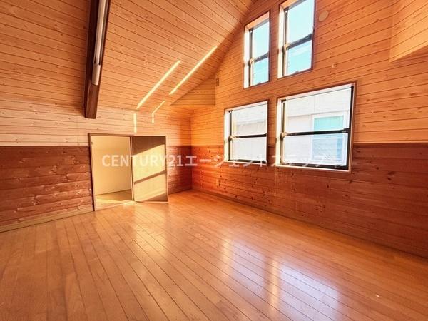 　洋室　木の温もりを感じる洋室です