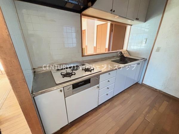 　キッチン　収納充実のキッチンです