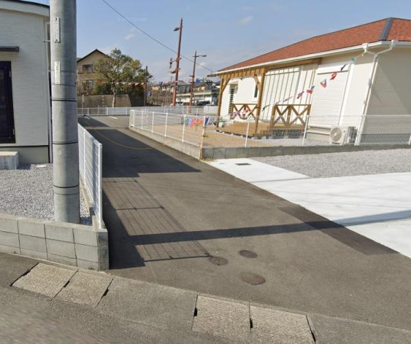 　前面道路含む現地写真　