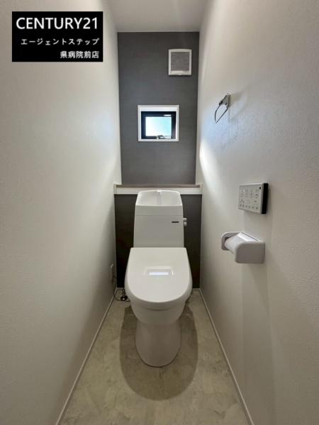 　トイレ　トイレの明るさが印象的です