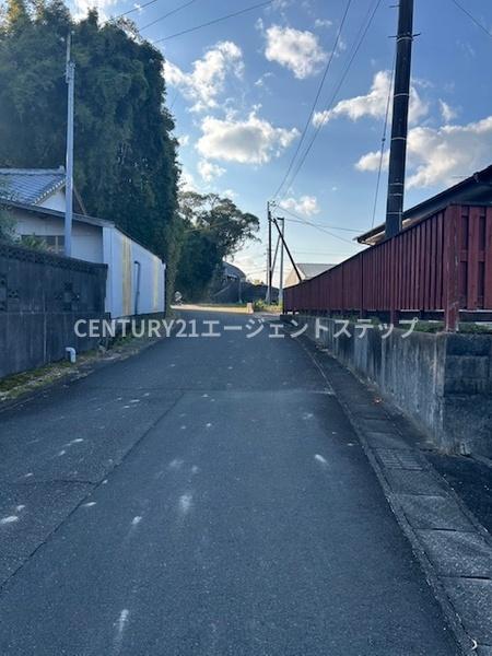 　前面道路含む現地写真　
