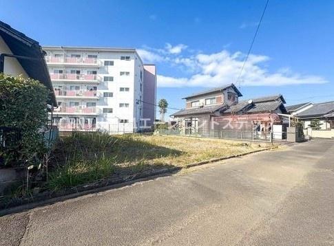 　前面道路含む現地写真　前面道路が広く見通し良好です