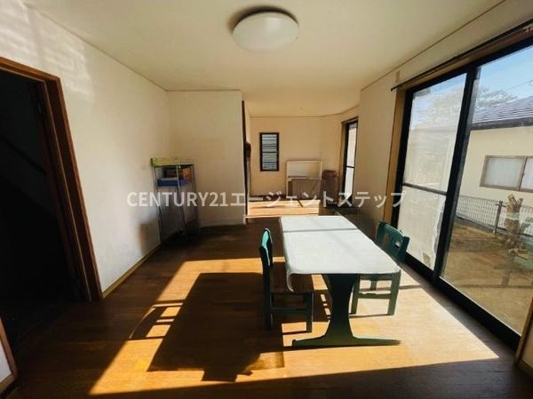 　リビング　リビングが明るい空間です