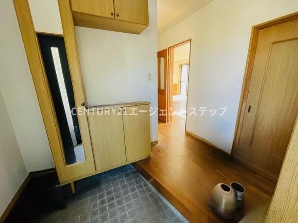 　玄関　玄関の収納が便利です
