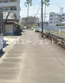 　前面道路含む現地写真　