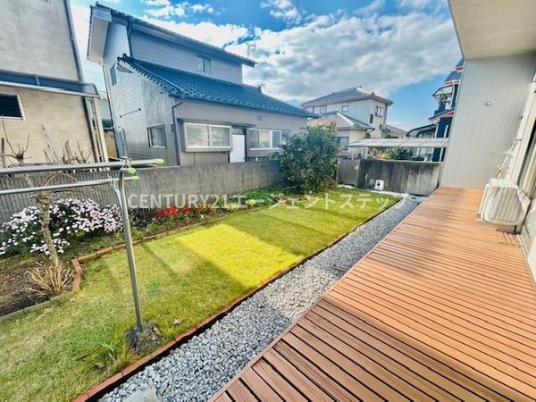 　庭　明るい庭スペースが魅力です