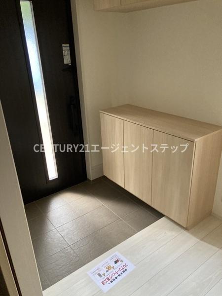 　玄関　玄関収納が便利な玄関です