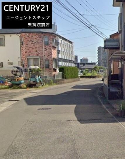 　前面道路含む現地写真　前面道路が広く見通せます