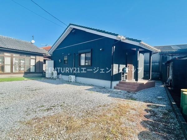 　その他現地　外観が印象的な戸建住宅です