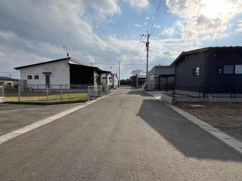 　前面道路含む現地写真　