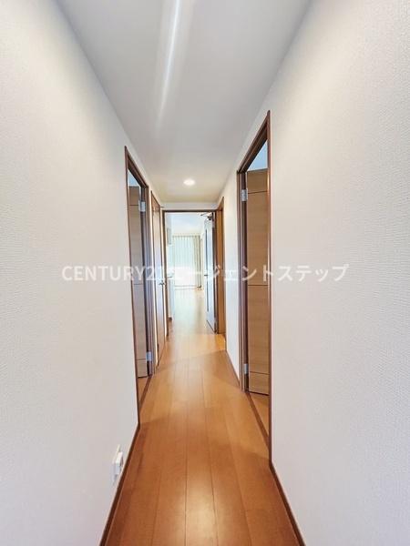 　その他内観　廊下が明るい空間です