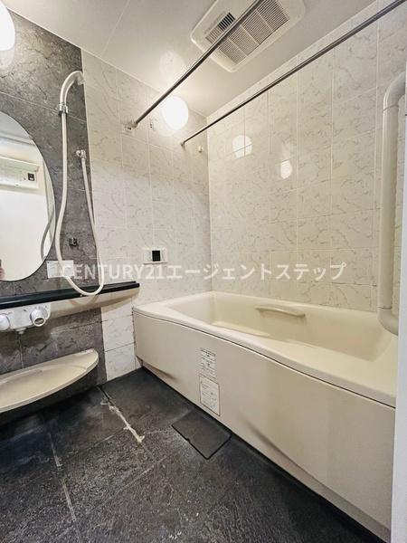 　バス　広々としたバス空間です