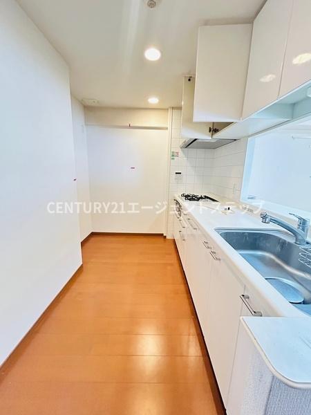 　キッチン　キッチンが明るい空間です