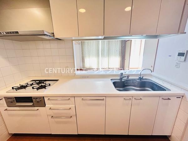 　キッチン　明るいキッチンが魅力です