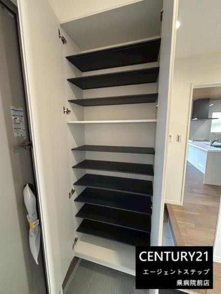 　収納　使い勝手の良い収納棚です