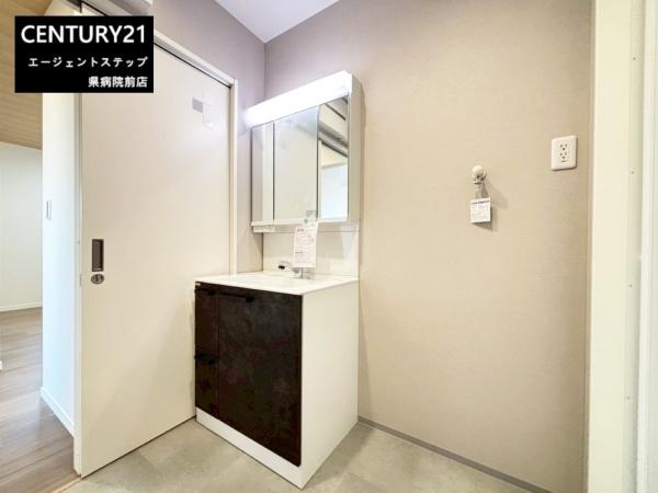 　洗面台・洗面所　洗面台がすっきりした洗面所です