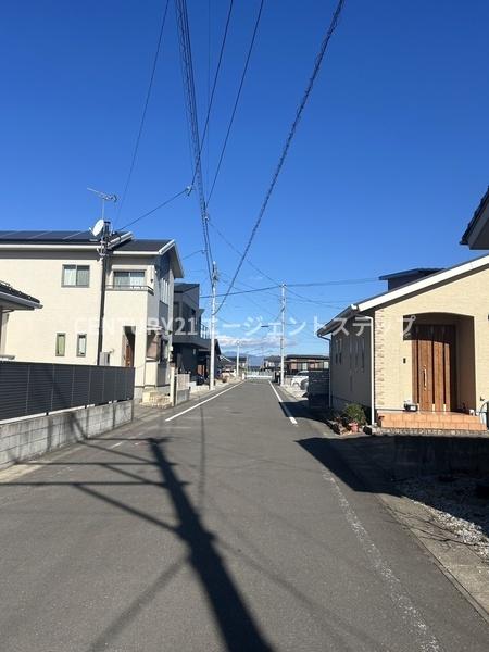 　前面道路含む現地写真　