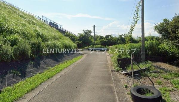 　前面道路含む現地写真　