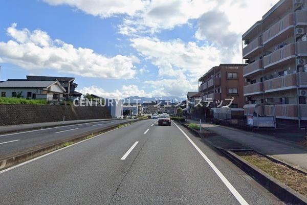 　前面道路含む現地写真　