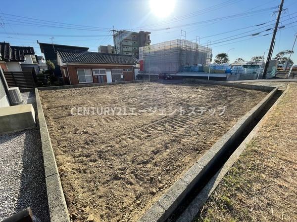 　現地土地写真　現地土地写真で開放的です