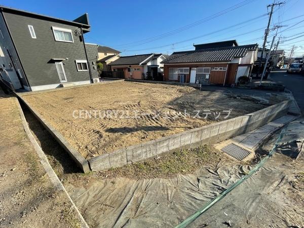 　現地土地写真　現地土地写真で敷地の様子が分かります