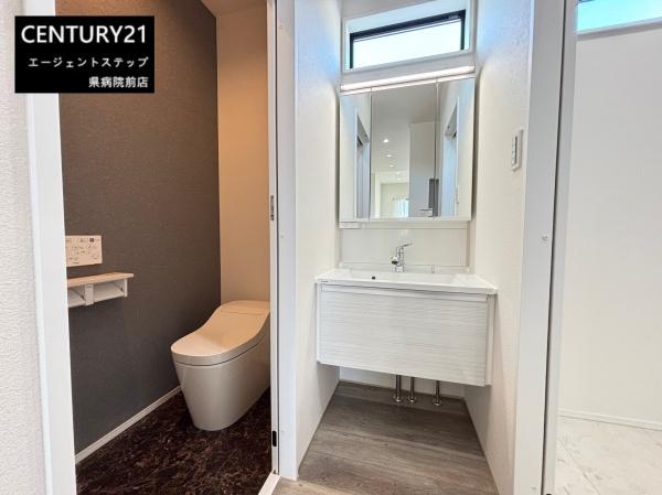 　洗面台・洗面所　洗面台・洗面所が明るい空間です