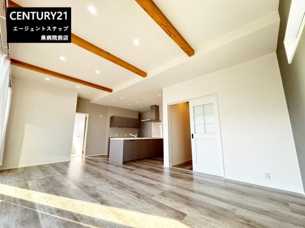 　リビング　リビングが明るい空間です