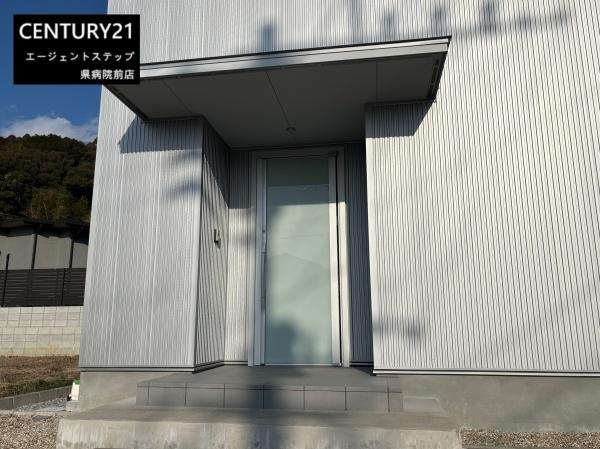 　玄関　機能的な玄関スペースです