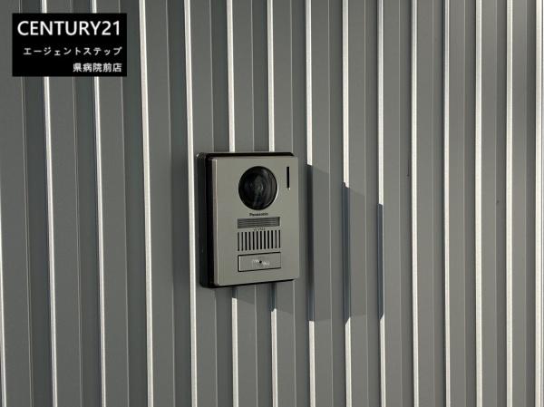 　その他　外壁に調和するインターホンです