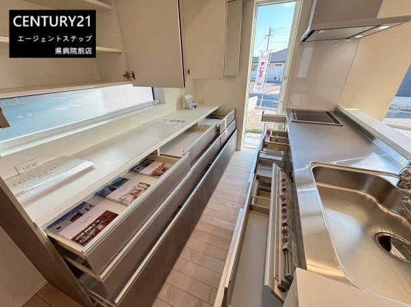 　キッチン　収納力が魅力のキッチンです