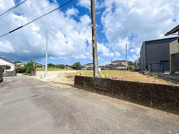 　前面道路含む現地写真　