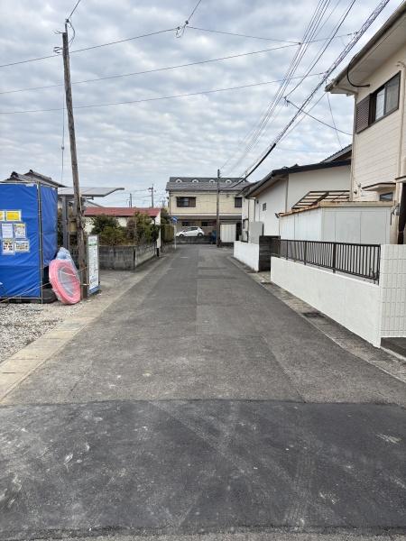 　前面道路含む現地写真　前面道路含む現地写真です