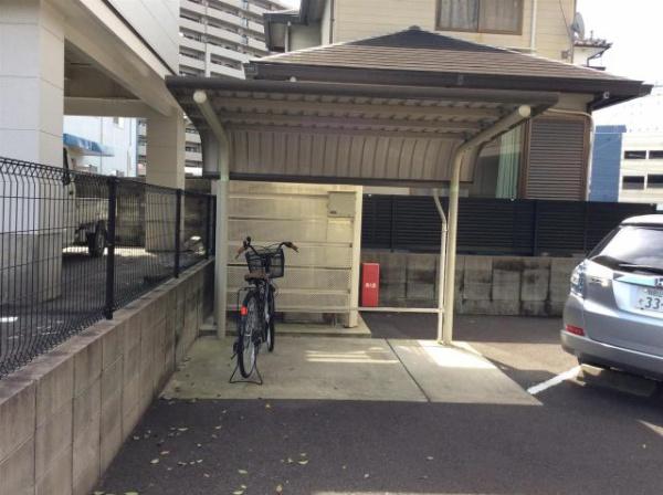 　エントランス　駐輪場