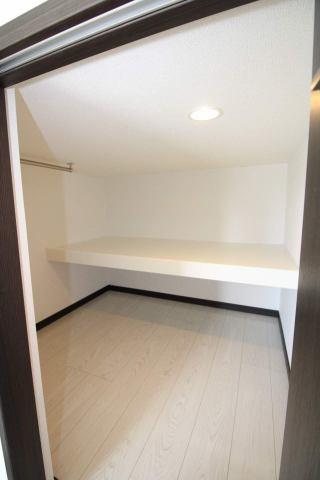 グランドアーク神宮東　収納　ウォークインクローゼット