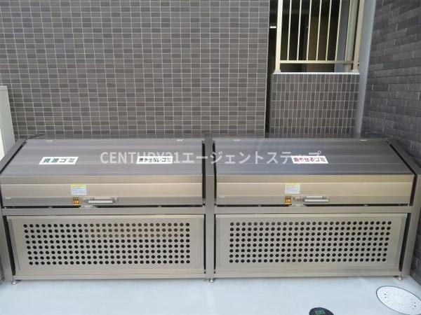 　エントランス　ゴミ置き場