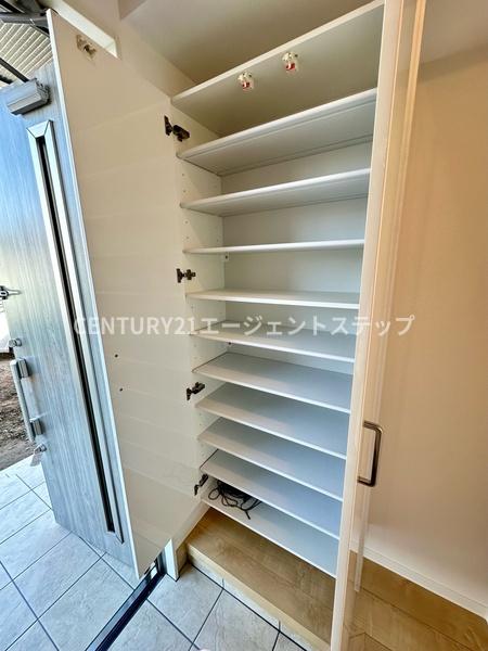 　収納　シューズボックス