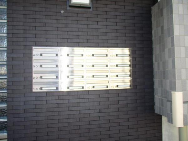 ハーバーイースト2 エントランス 集合ポスト ハーバーイースト2 エントランス 集合ポスト