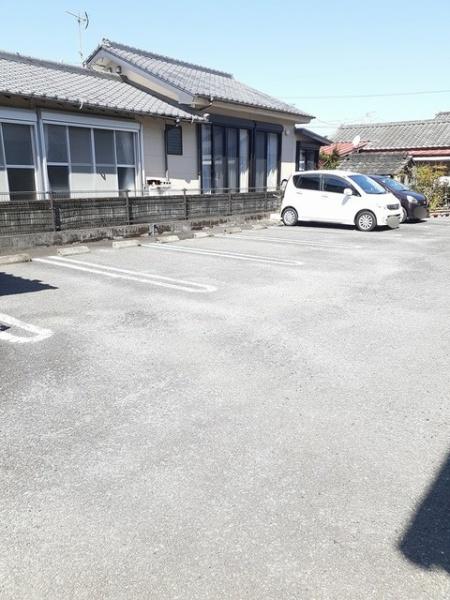 カーサ・ＭＦ　駐車場　