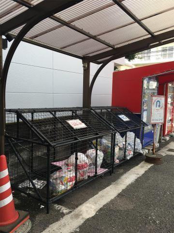 　駐車場　ゴミ置き場