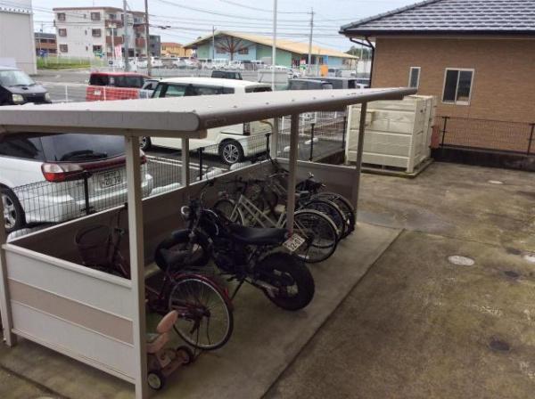 　エントランス　駐輪場