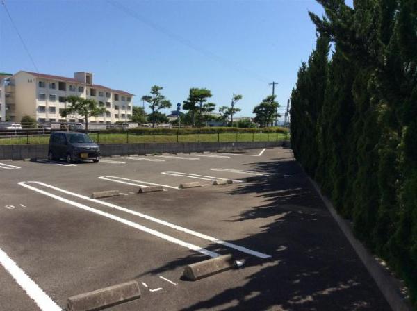 アンシャンテ2　駐車場　
