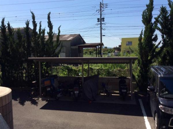 アンシャンテ2　エントランス　駐輪場