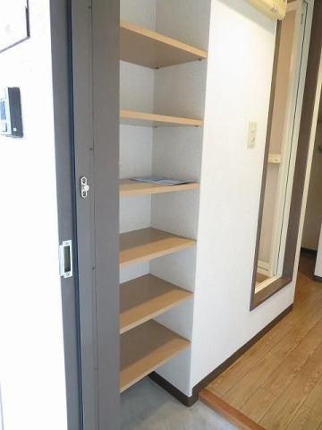 　玄関　シューズボックス