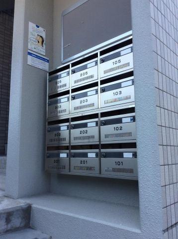 ユーミー南宮崎　エントランス　集合ポスト