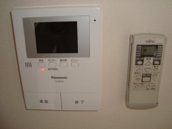 ファミールコート　セキュリティ　TVインターホン