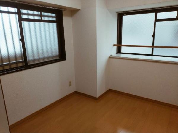 エラン宮崎弐番館　洋室　