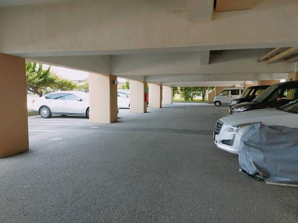エラン宮崎弐番館　駐車場　