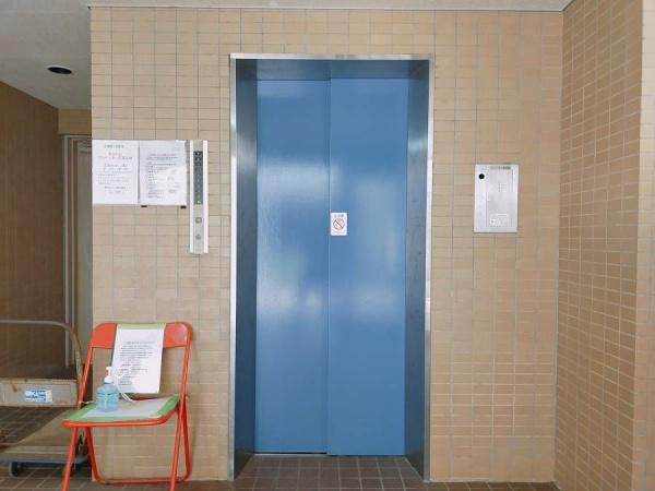 エラン宮崎弐番館　エントランス　エレベーター